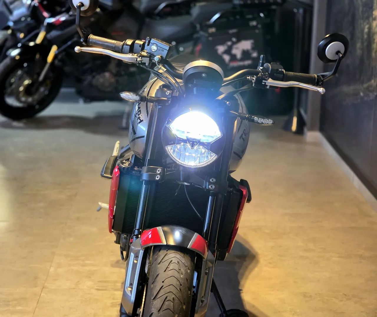 TRIUMPH TRIDENT 660 - Foto 4