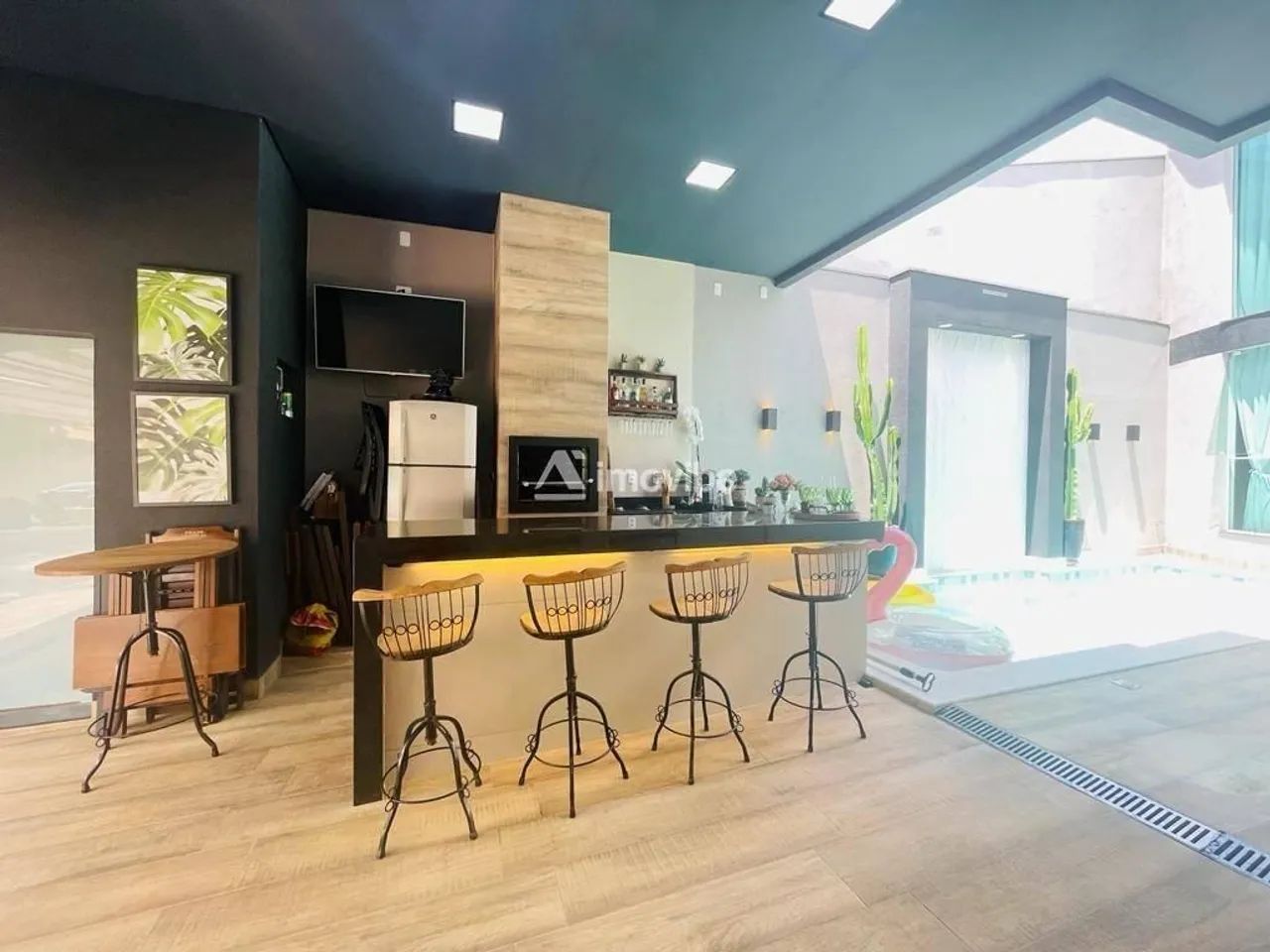 ** LINDA CASA COM PISCINA NO BAIRRO NOVA CARIOBA**