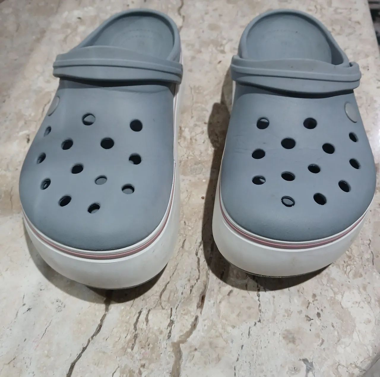 CROCS semi-novo - Foto 2