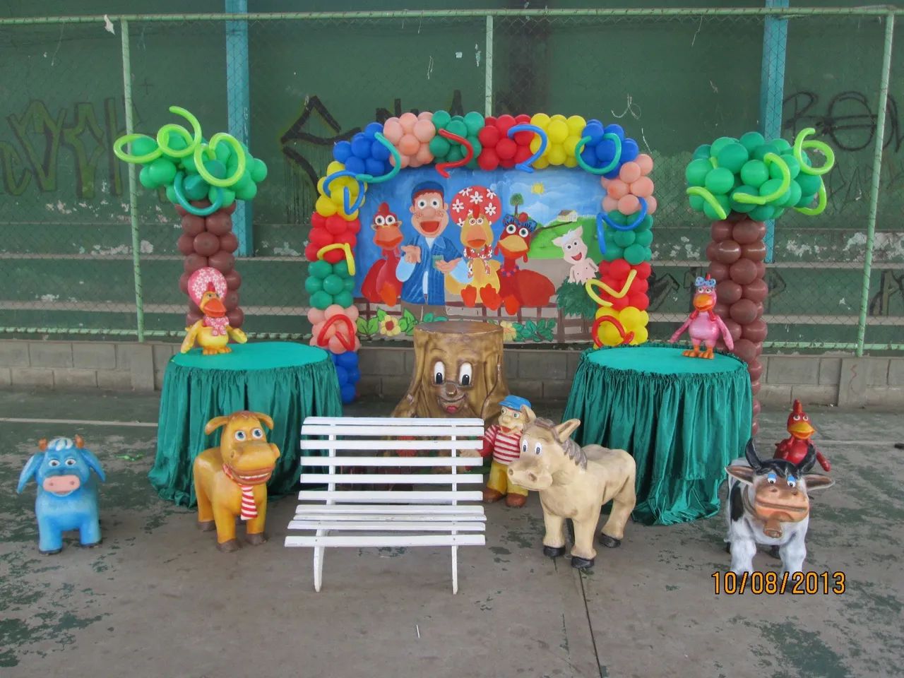 Fundo de loja de festas - Foto 4