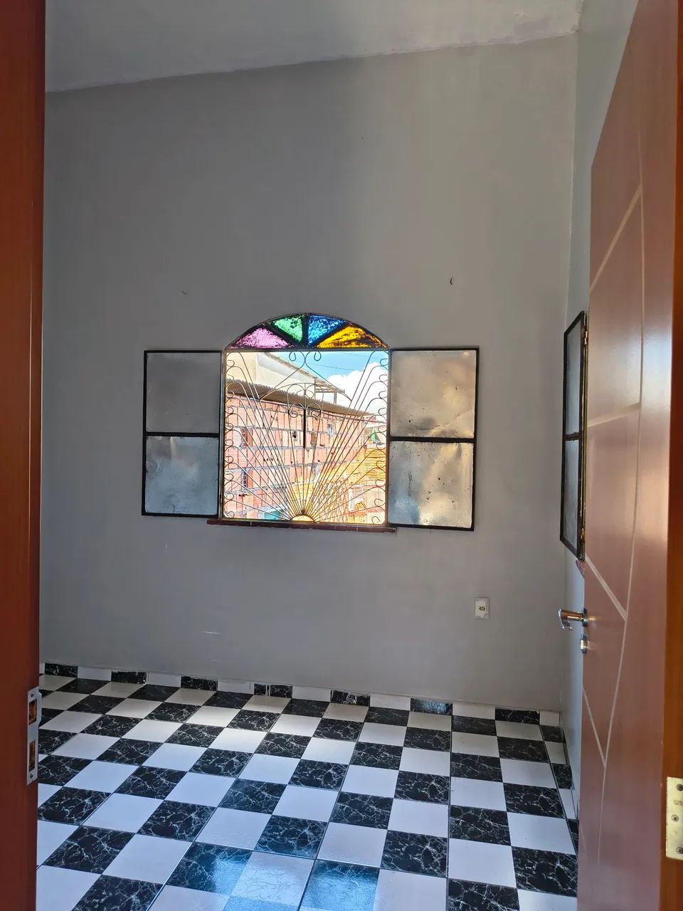 Aluga -se uma casa na compensa 2 - Foto 2