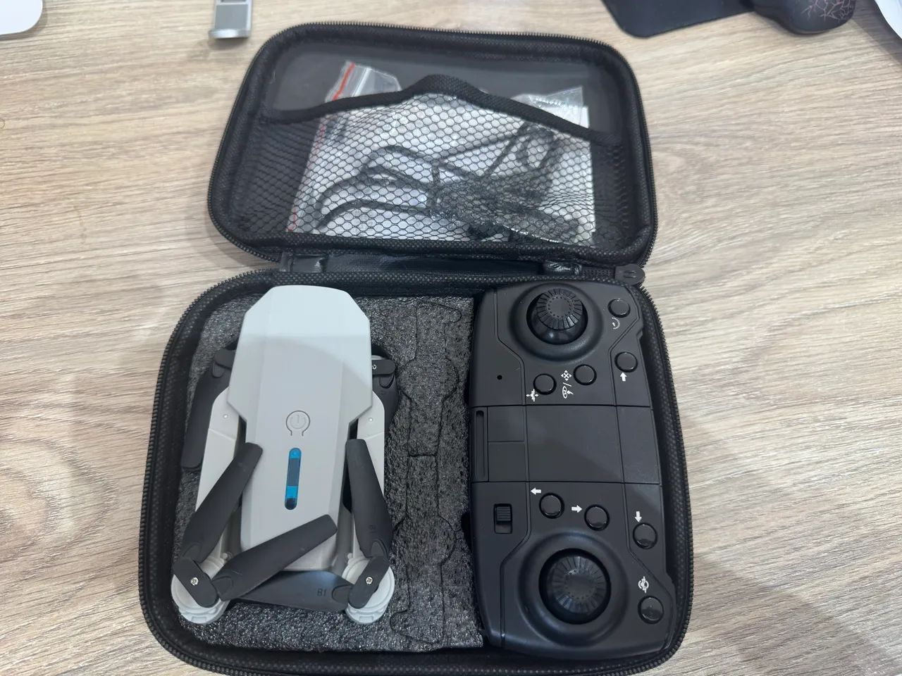 Drone E88 - 2 câmeras em perfeito estado  - Foto 2