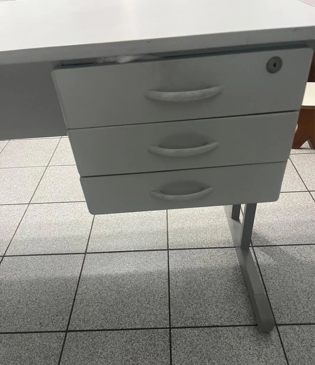 Escrivaninha/Mesa escritório com 3 gavetas - Foto 3