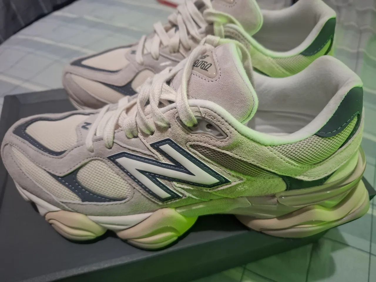 Tênis New Balance 9060