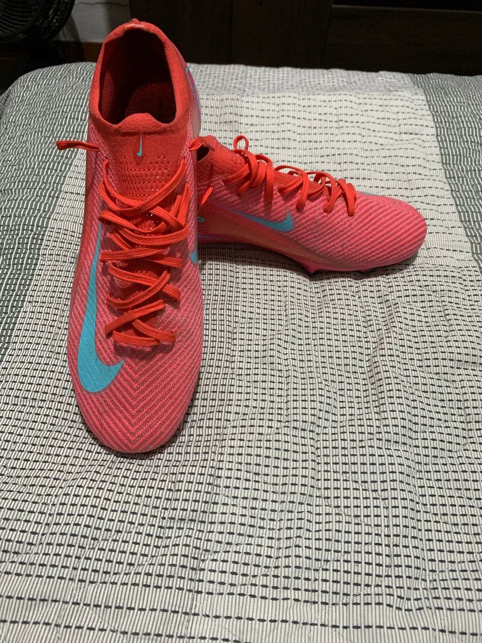 Chuteira Nike Mercurial campo