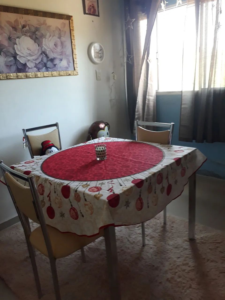 Mesa e 4 cadeiras