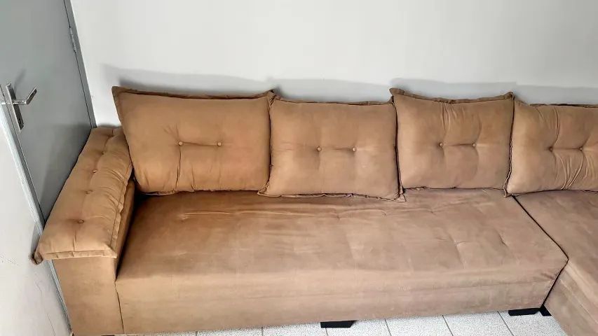 Sofá de canto em suede marrom, 3,07 m