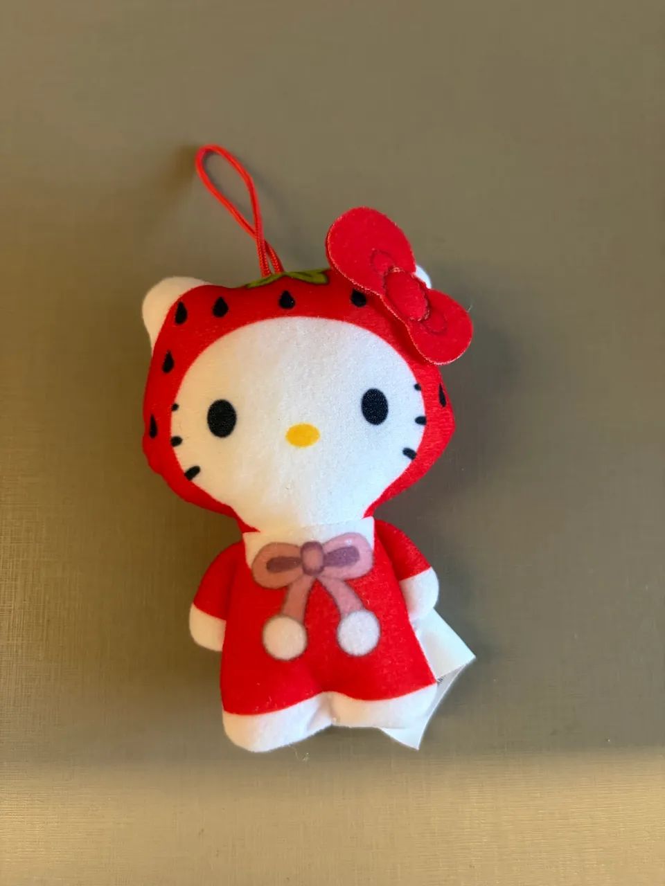 Kit com 3 mini Hello Kitty lMcDonald's, pelúcia em excelente estado. - Foto 3