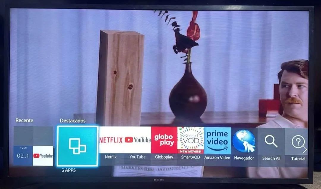 Tv Samsung 42 polegadas smart acompanha controle sem pezinhos  - Foto 2