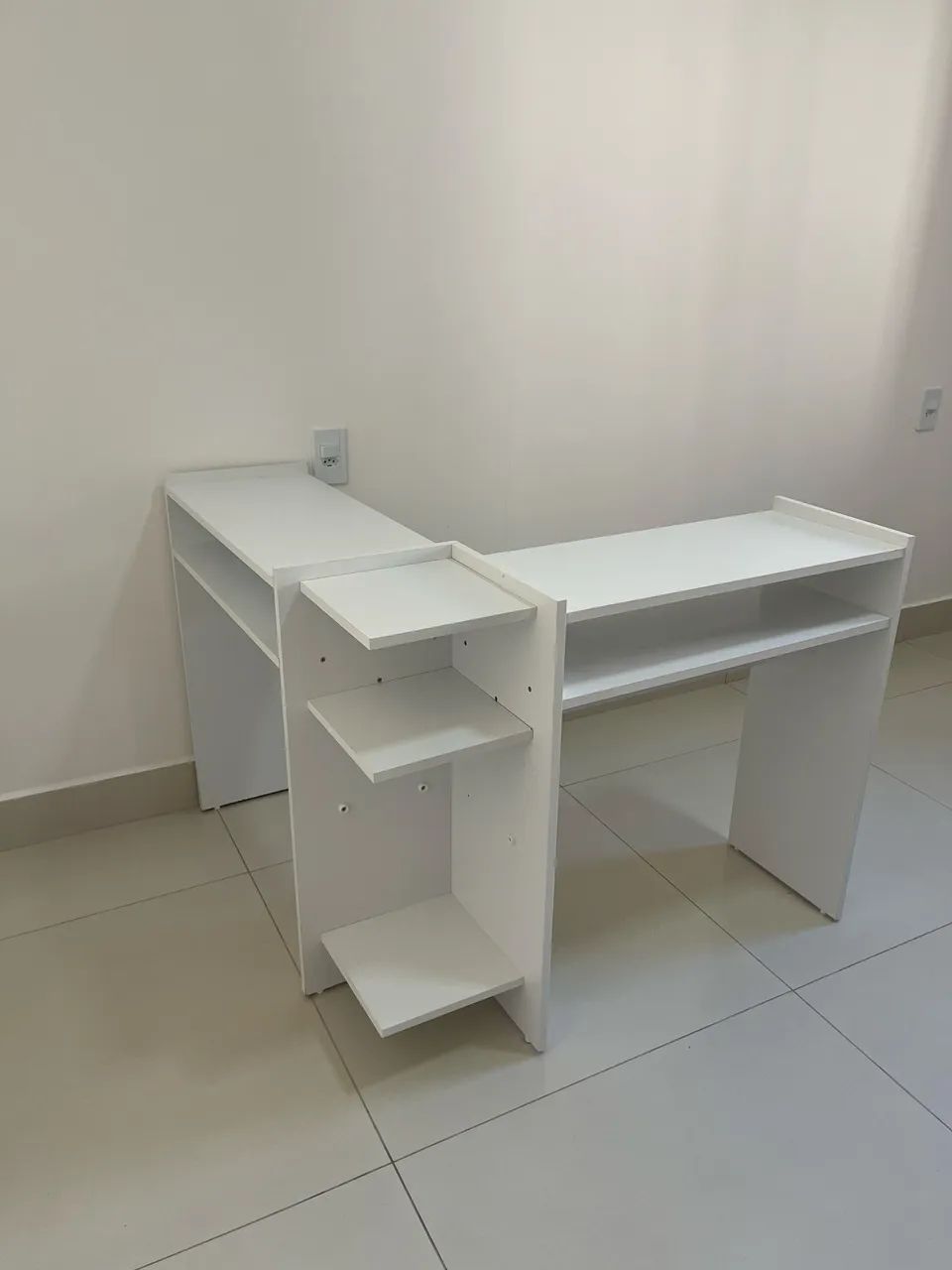 Mesa branca para Nail Desingner ou Quarto de menina 