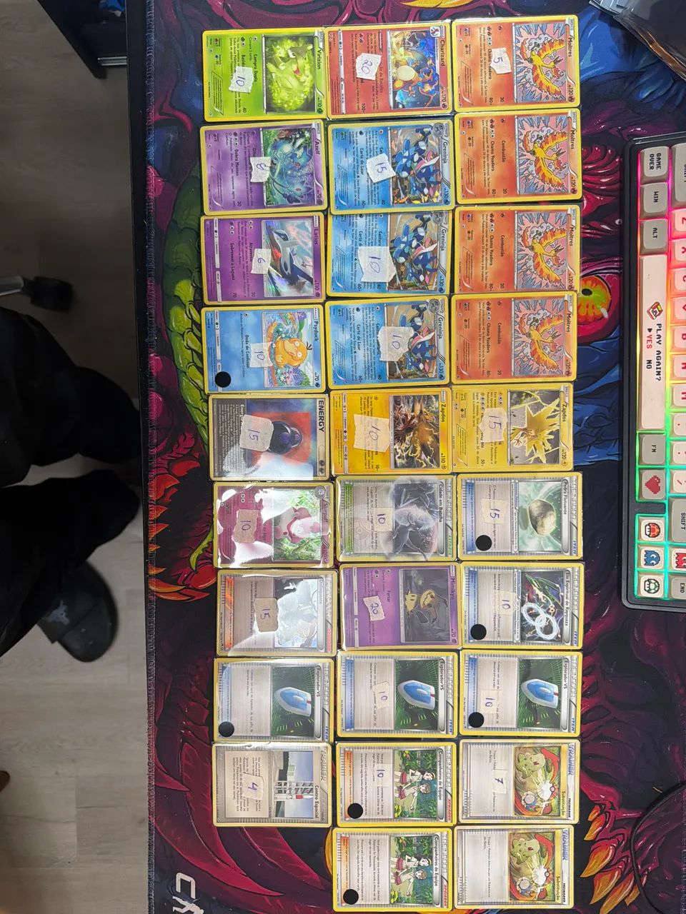 Cartas Pokémon variadas