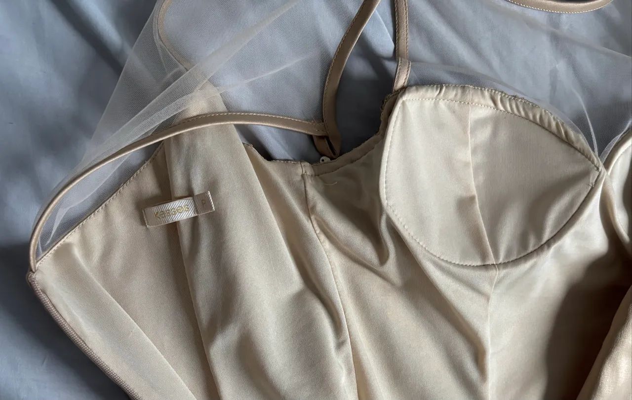 Vestido dourado bordado - Foto 3