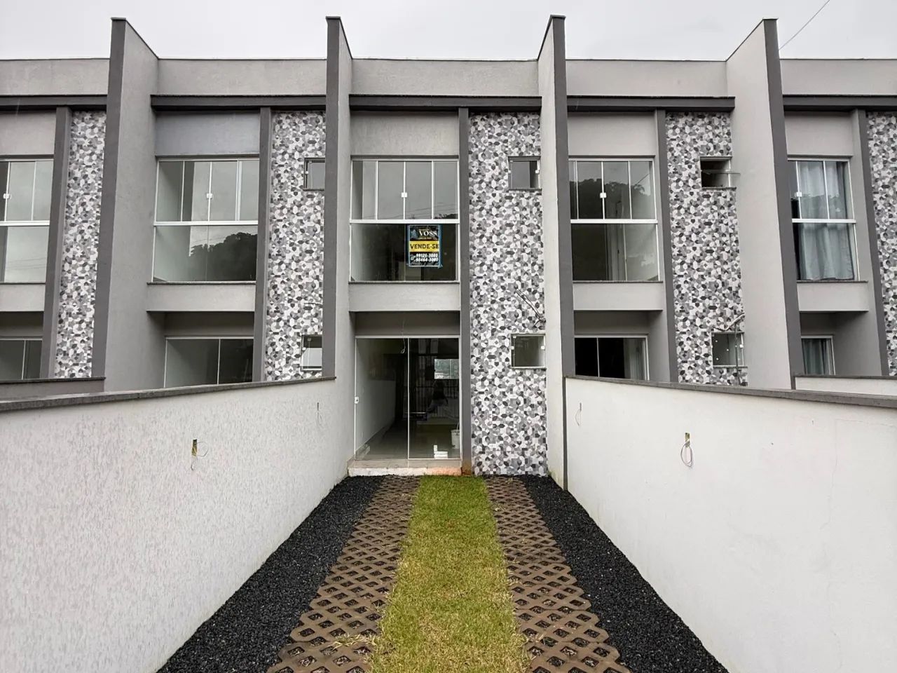 Sobrado Triplex com 2 Suítes e 2 Vagas no Tribess  Blumenau