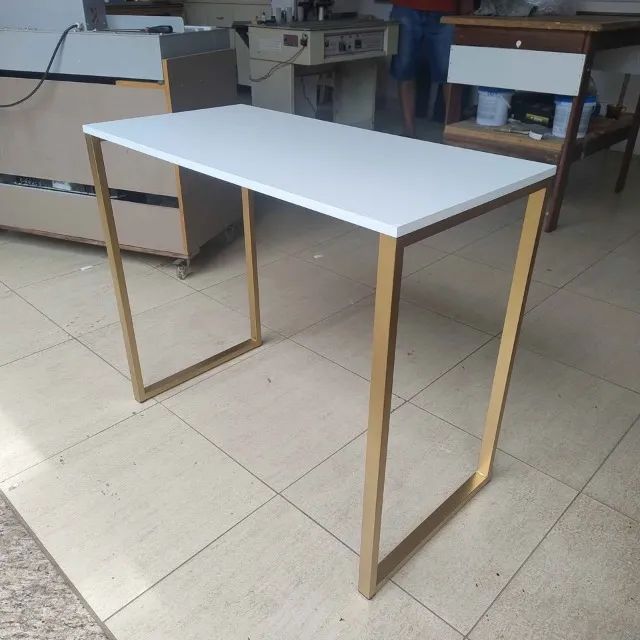 Mesa Escrivaninha Tampo em MDF pes Ferro Nova Fabricamos