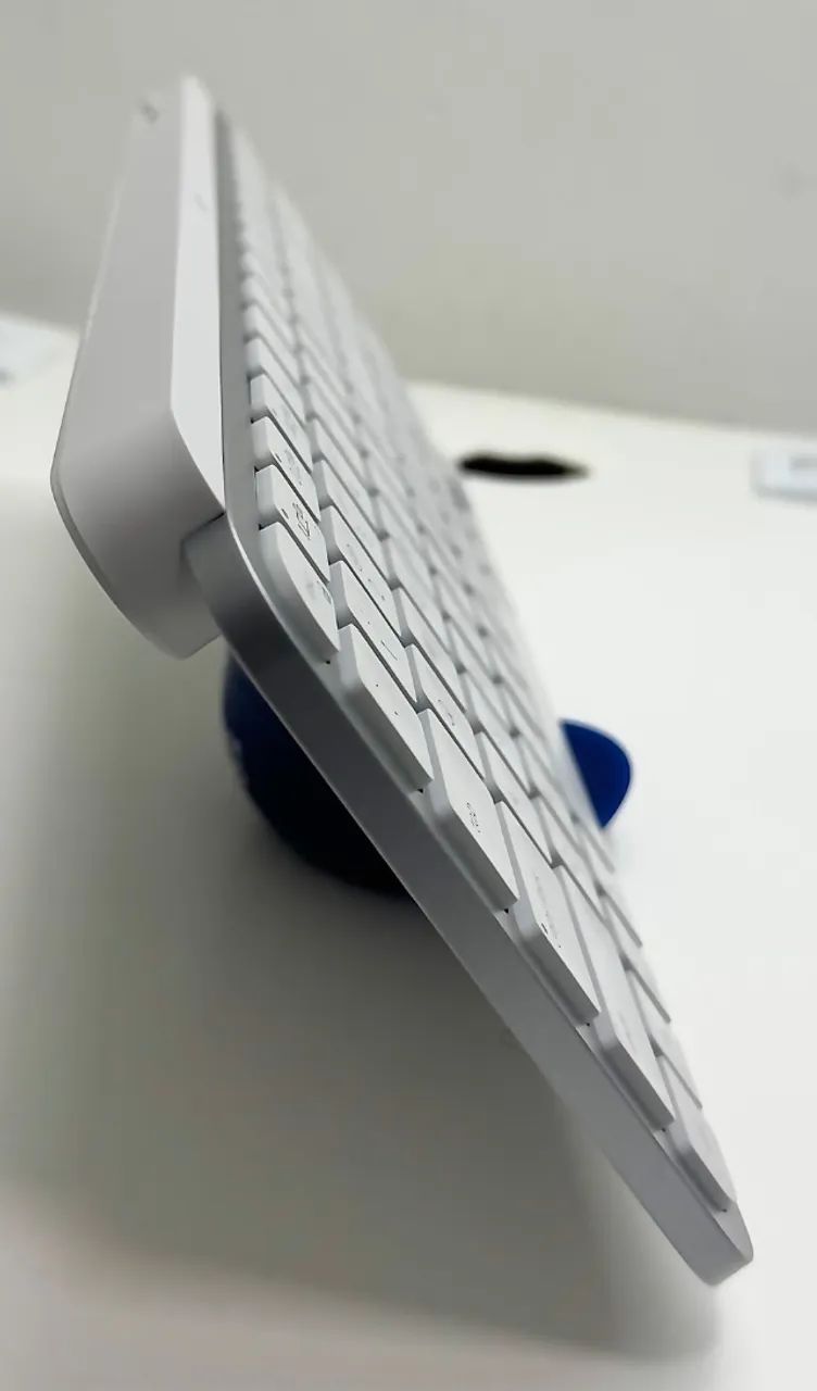 Teclado Logitech MX Keys Mini Bluetooth (Cinza Claro/Branco) - Impecável - Foto 4