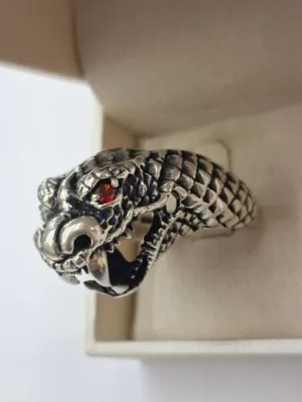 Anel de cobra na prata 925