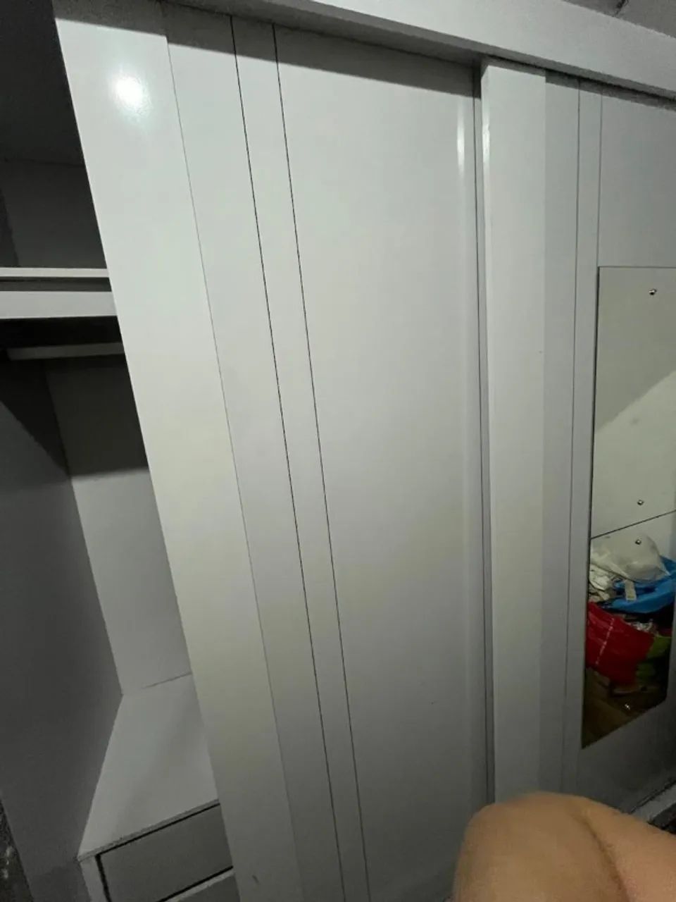 Guarda roupa casal porta de correr com espelho  - Foto 4