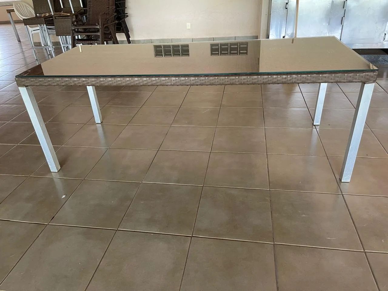  Mesa com Tampo de Vidro - Área Gourmet / Varanda