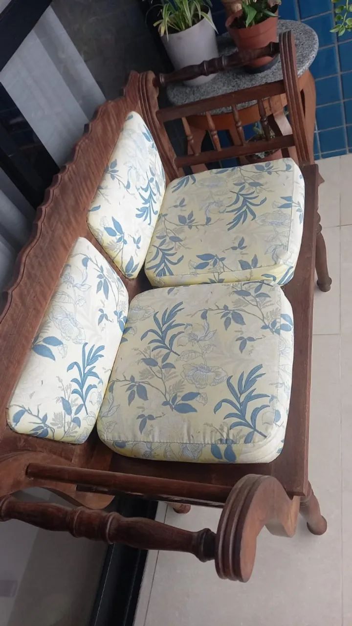 Conjunto cadeiras e namoradeira estilo colonial - Foto 2