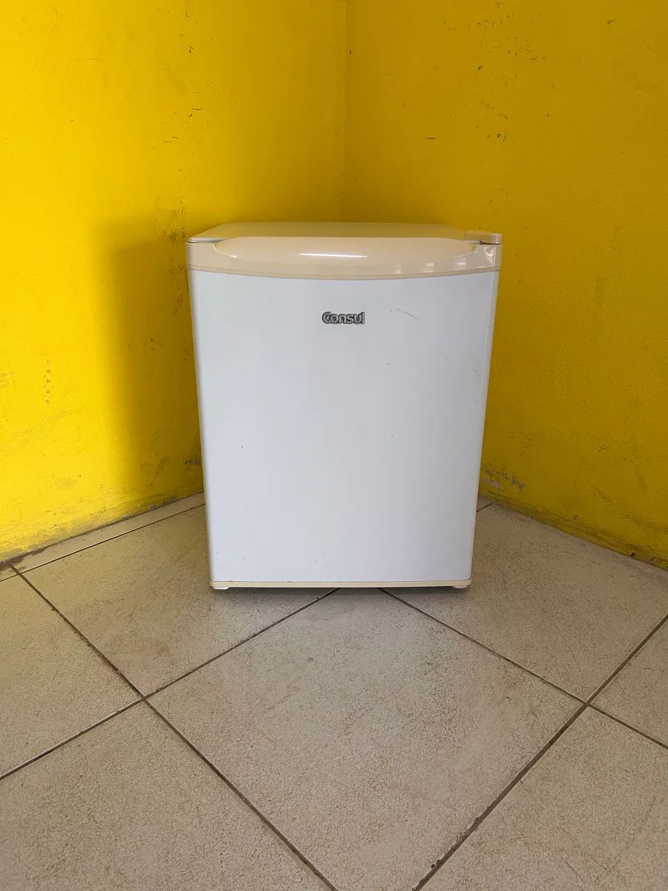 Frigobar 80 litros 