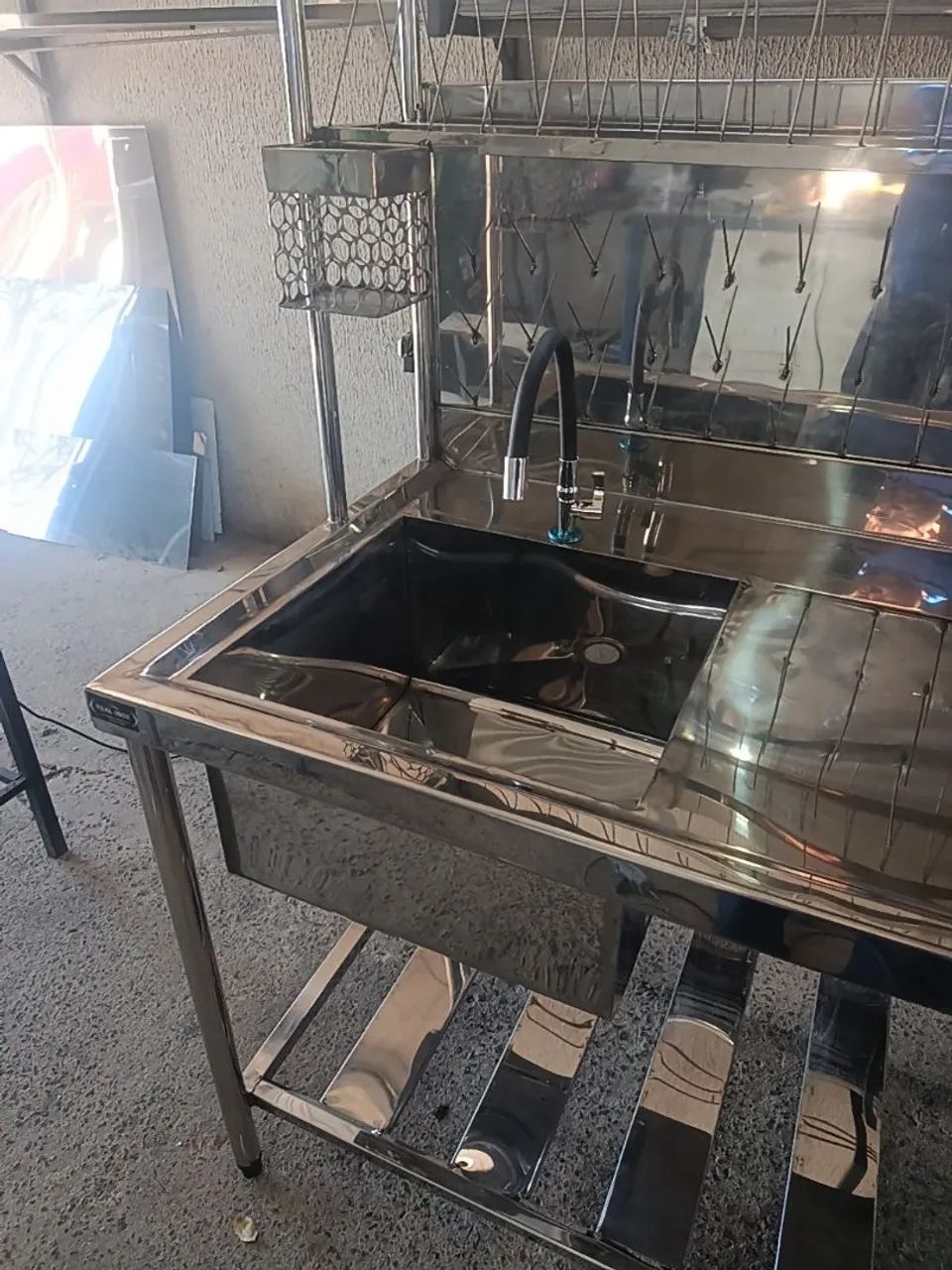 Bancada totalmente em aço inox multifuncional  - Foto 5