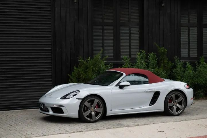 Porsche 718 Boxster 2.0 300cv 2024