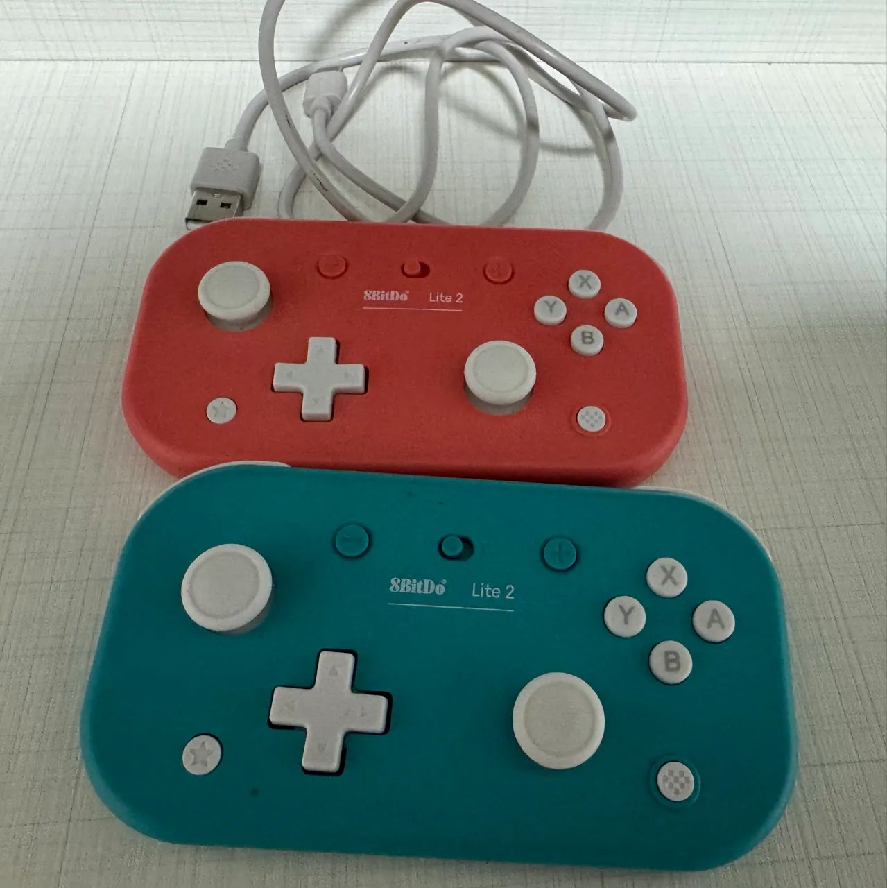 Nintendo Switch Lite + Dois Controles 8bitdo - Foto 2