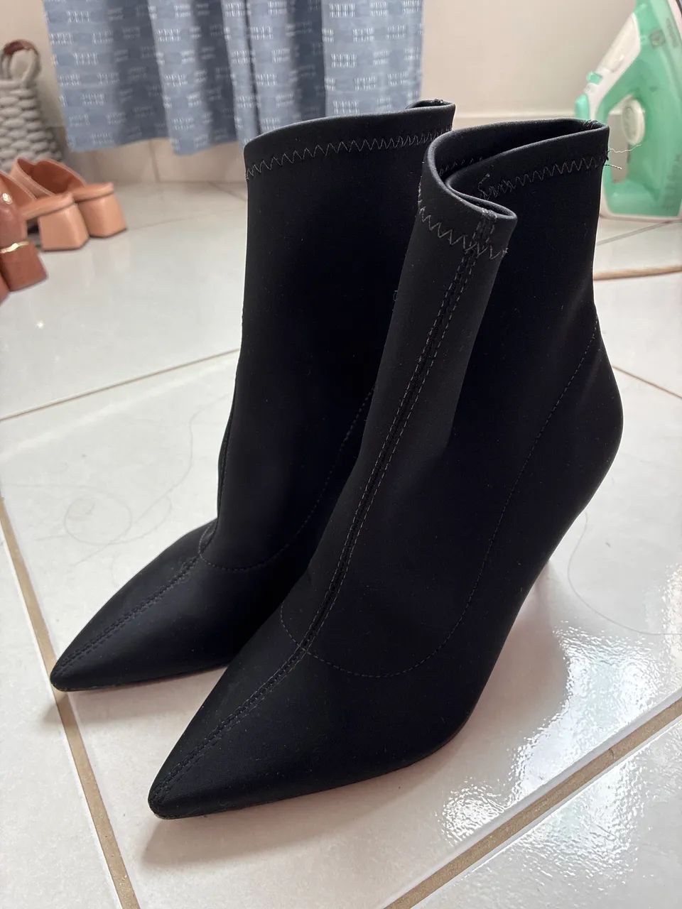 Botas tamanho 36 - Foto 2