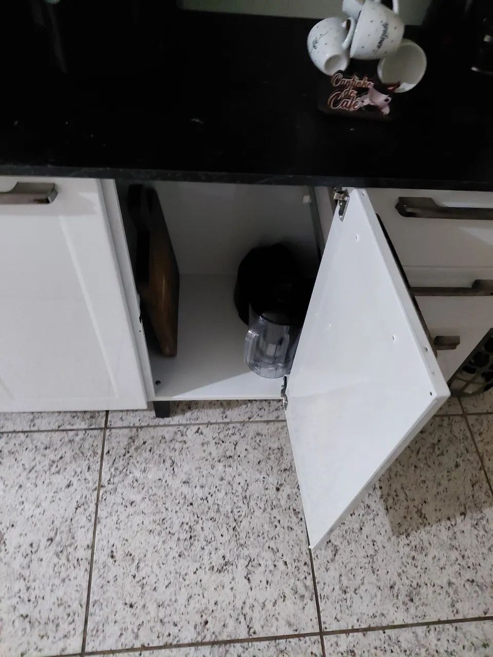 Vende-se armário 8 portas, de aço,  Itatiaia (novo) - Foto 6