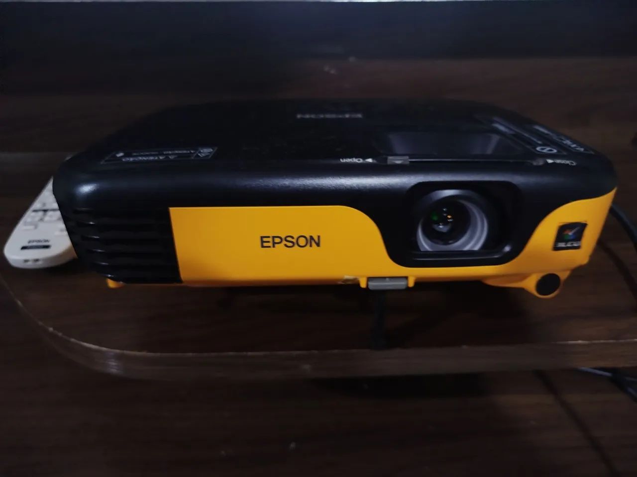 Projetor EPSON (tem que trocar a lâmpada)