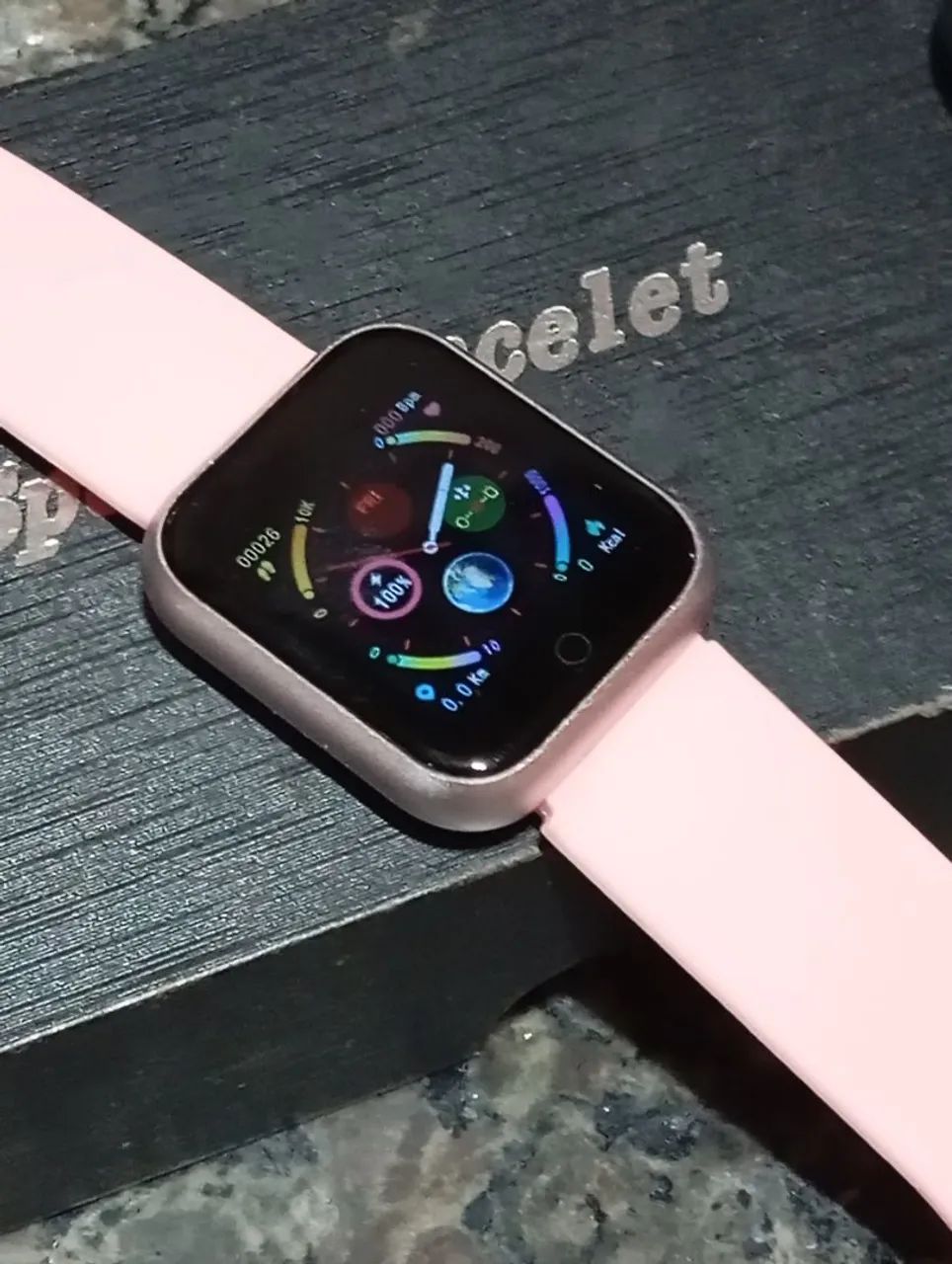 Smartwatch usado feminino com caixa e carregador 