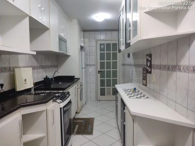 Apartamento centro de Nova Iguaçu, 2 quartos e cozinha planejada.