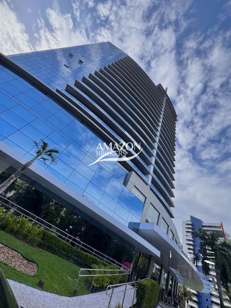 Edifício Cristal Tower - 101m2 - Sala comercial no Adrianópolis - Vendo