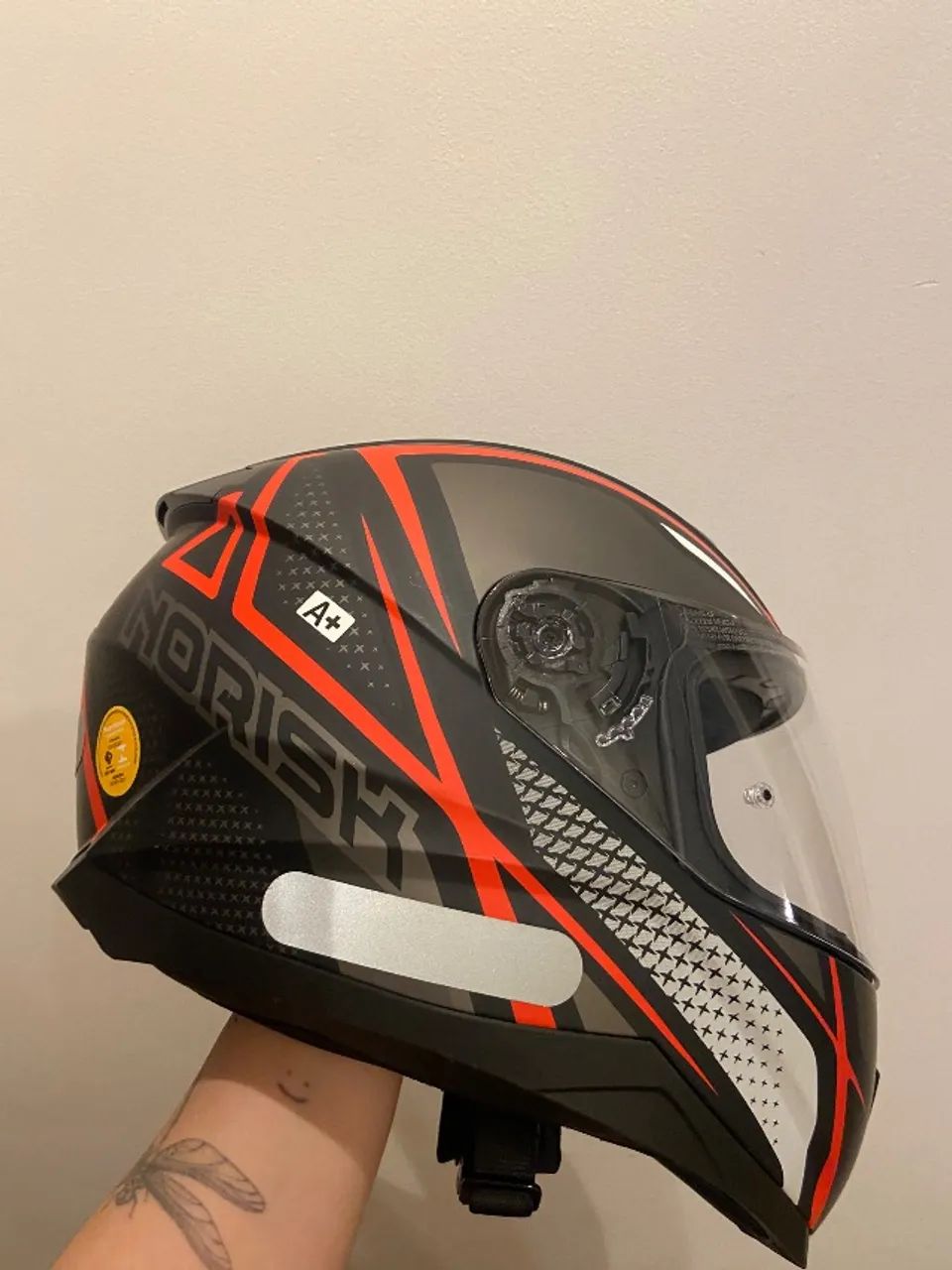 Capacete norisk 56