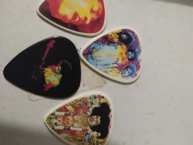 JIMI HENDRIX ,  4 PALHETAS PARA GUITARRA VARIADAS E IMPORTADAS - Foto 3