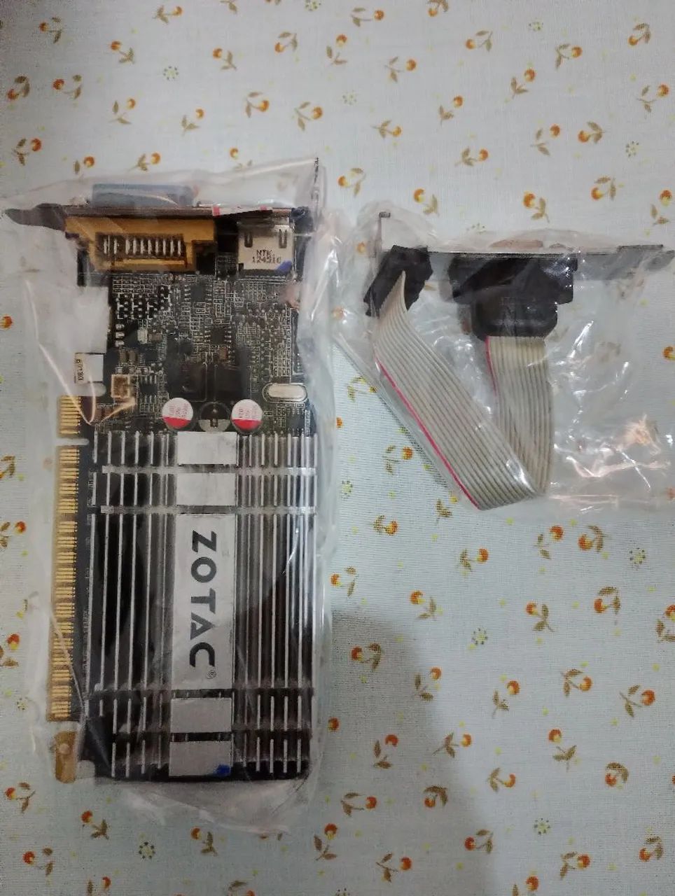Praca de vídeo Zotac 1 GB memória 