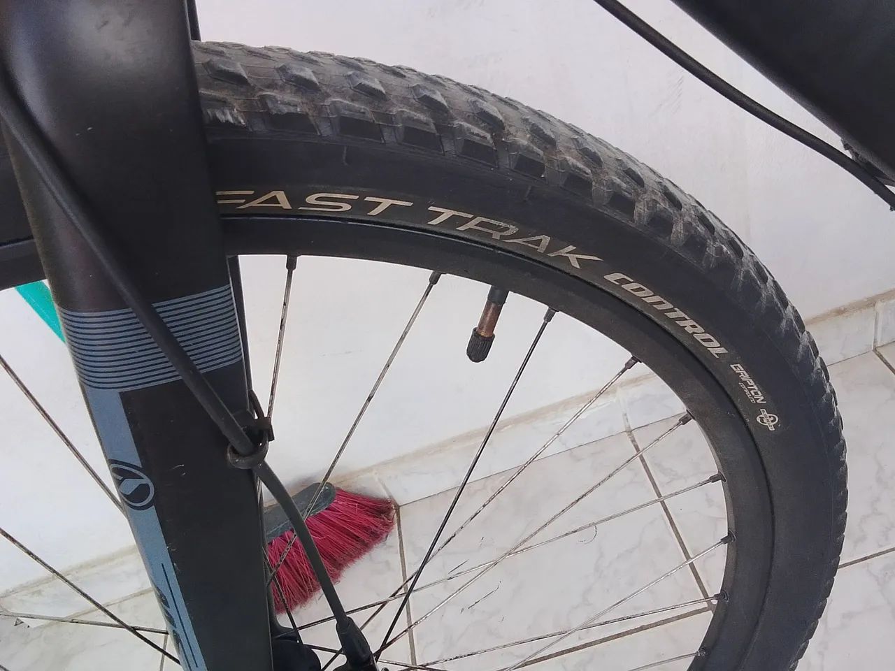 Vendo e troco bicicleta aro 29  - Foto 4