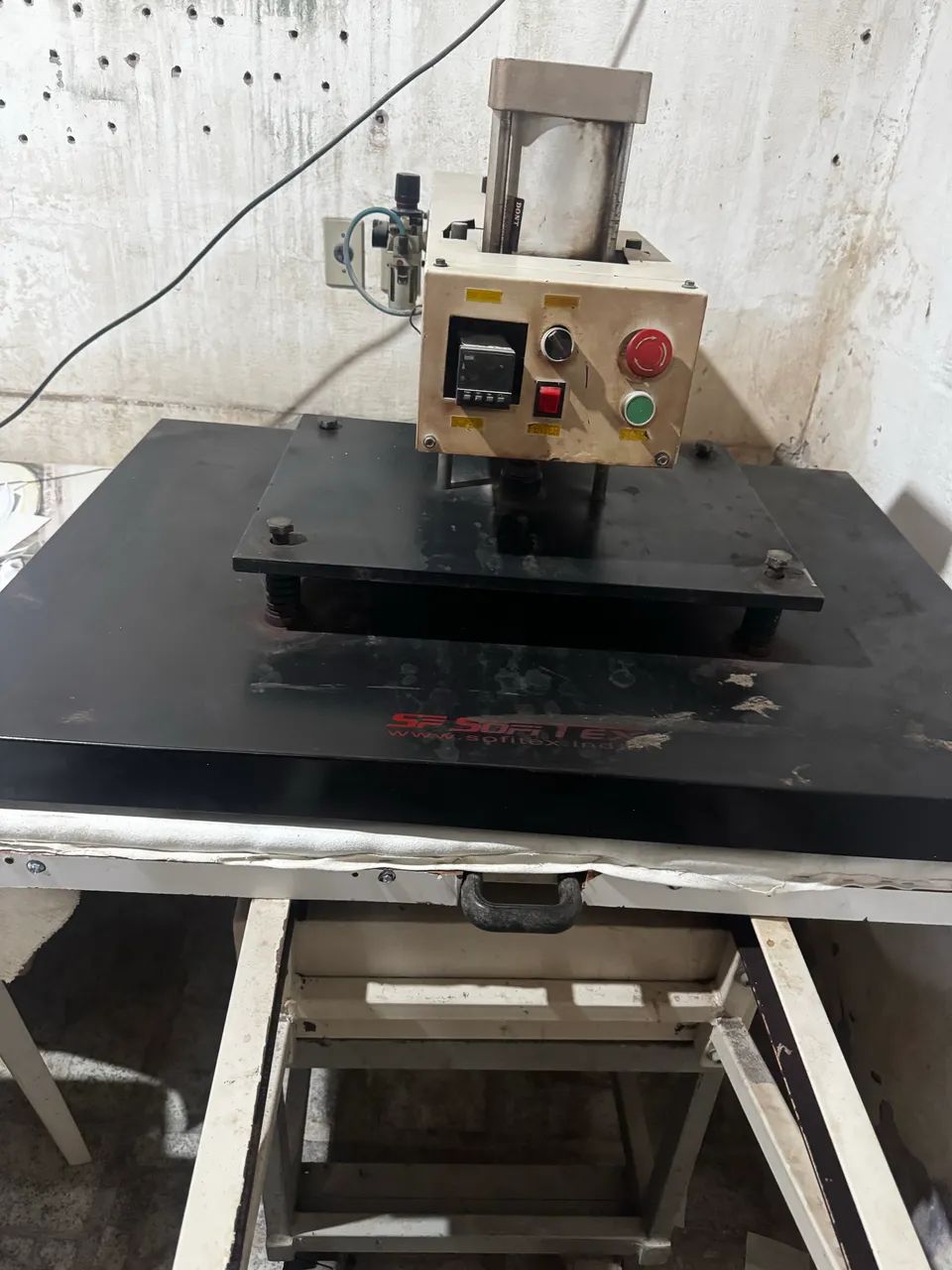 Prensa pneumática 1 mt x 80 cm 