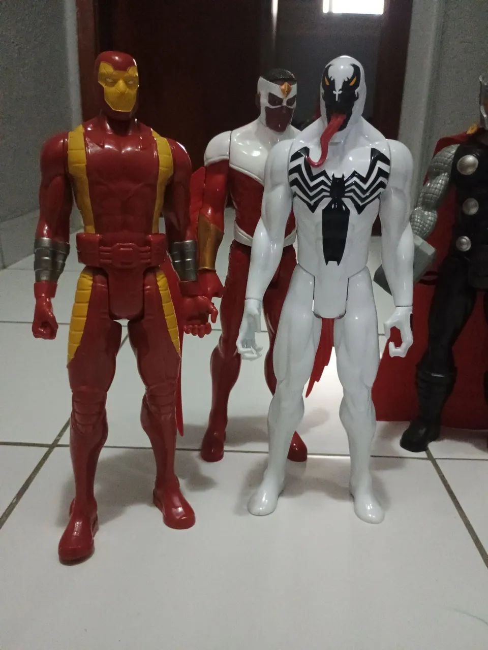 Bonecos Marvel 30 cm - Foto 2