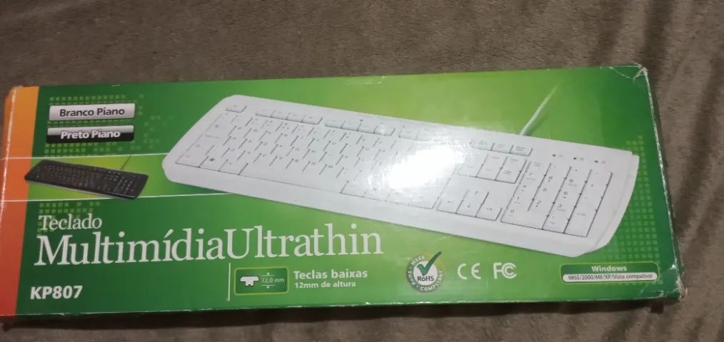Teclado ps2 na caixa
