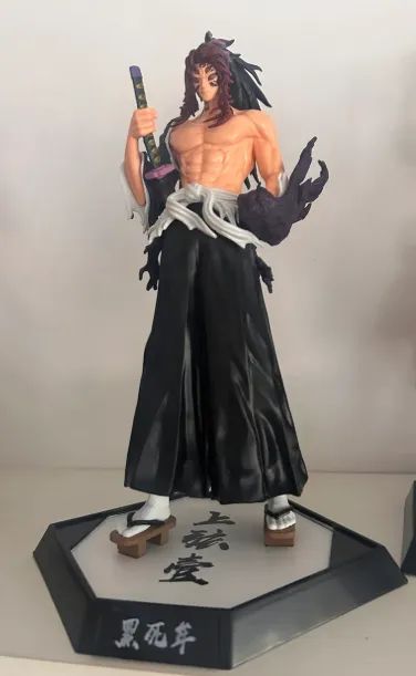 Lote de 4 Action figures de Demon Slayer e Naruto!