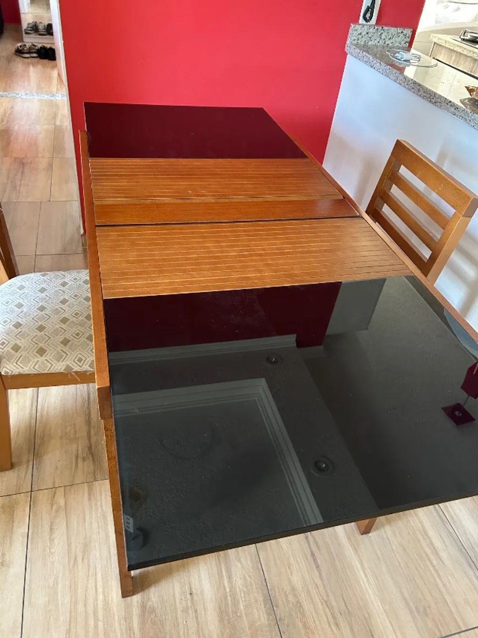 Mesa de jantar extensível (abre e fecha) + 4 cadeiras  - Foto 2