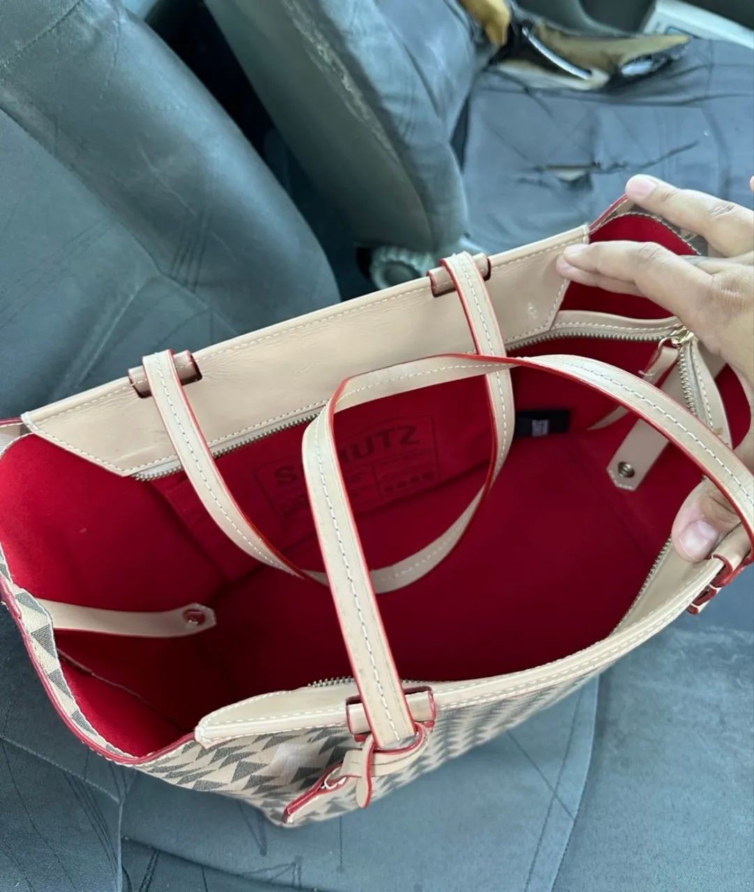 Bolsa Schutz Nina shopping  - Foto 4