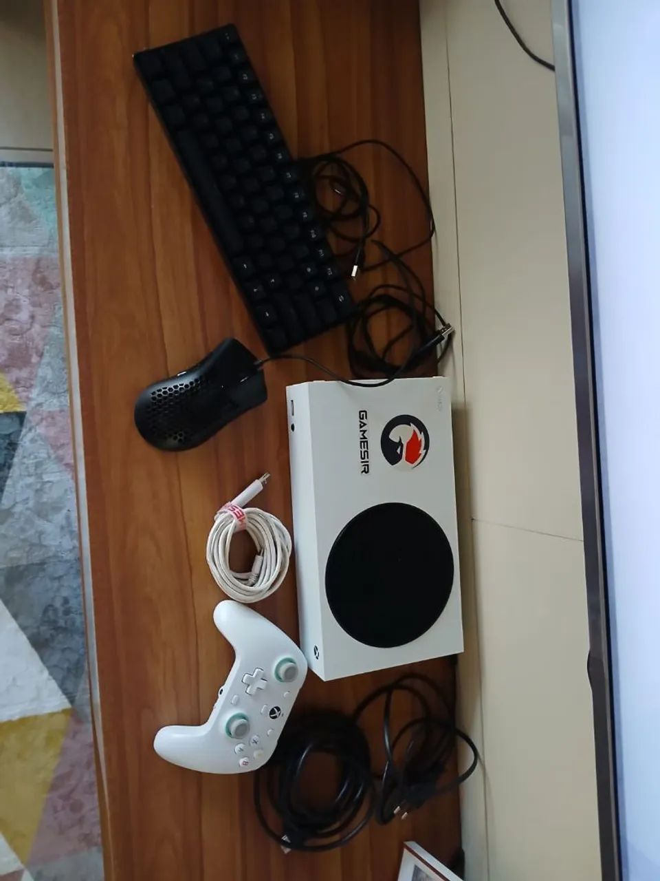 Vendo Xbox séries S em excelente estado com controle gamesir G7 SE e teclado e mouse