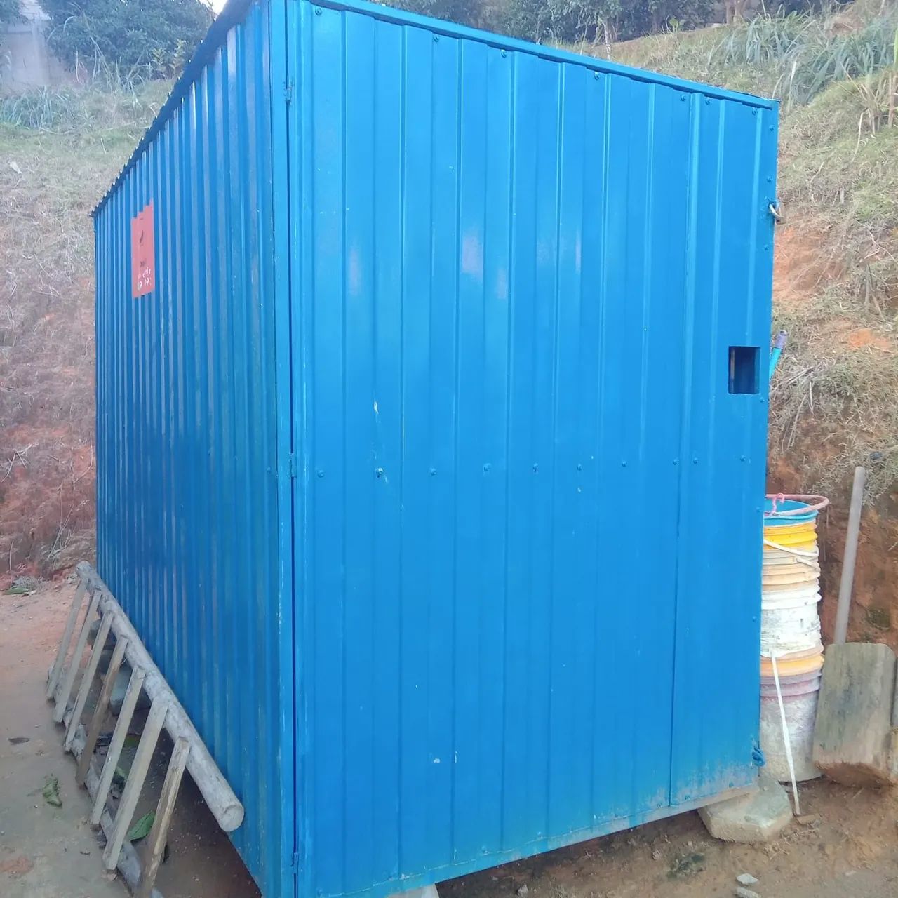 Vende se container Azul .444718175958476803