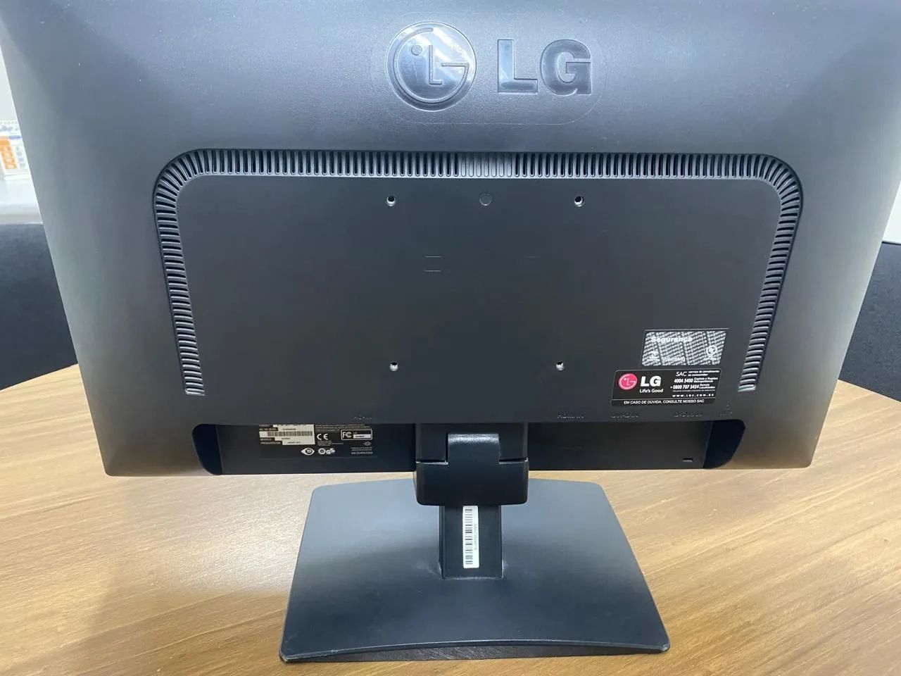 Monitor LG LED IPS Full HD 22"  - Foto 2