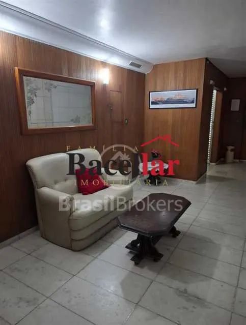 Apartamento : Padrão / Residencial / Olaria