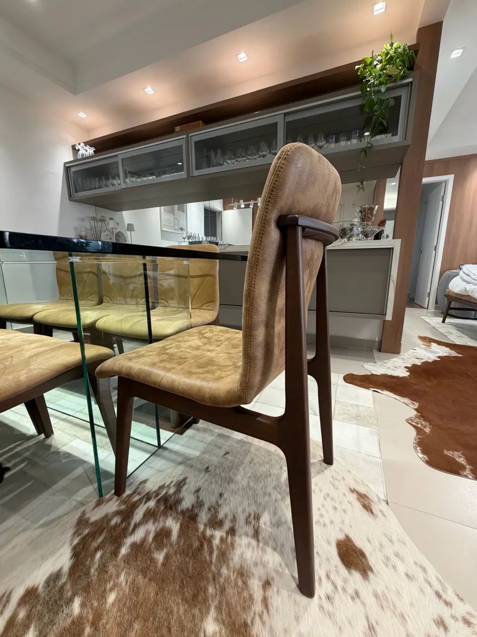 8 Cadeiras em Suede - Foto 2