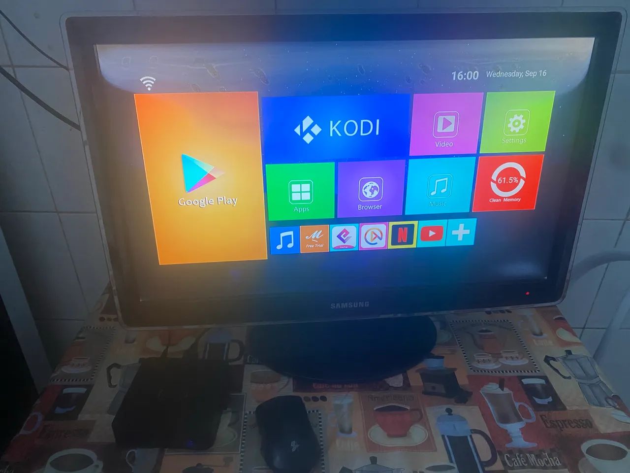 TV com aparelhinho 32?
