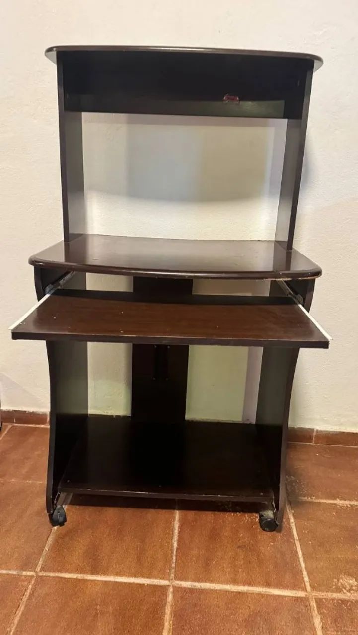 Mesa de computador com rodinhas  - Foto 2